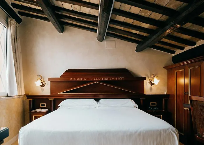 Pantheon Otel