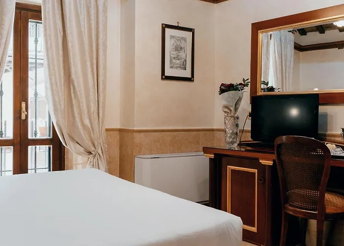Otel Pantheon 4*