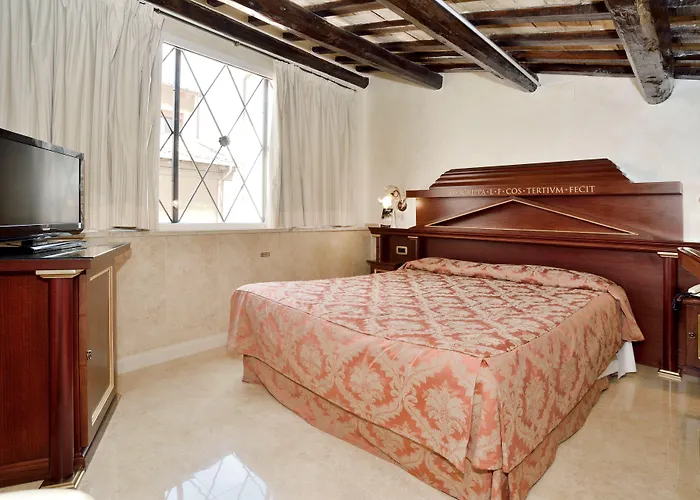 Otel Pantheon 4*