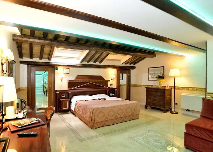 Otel Pantheon 4*